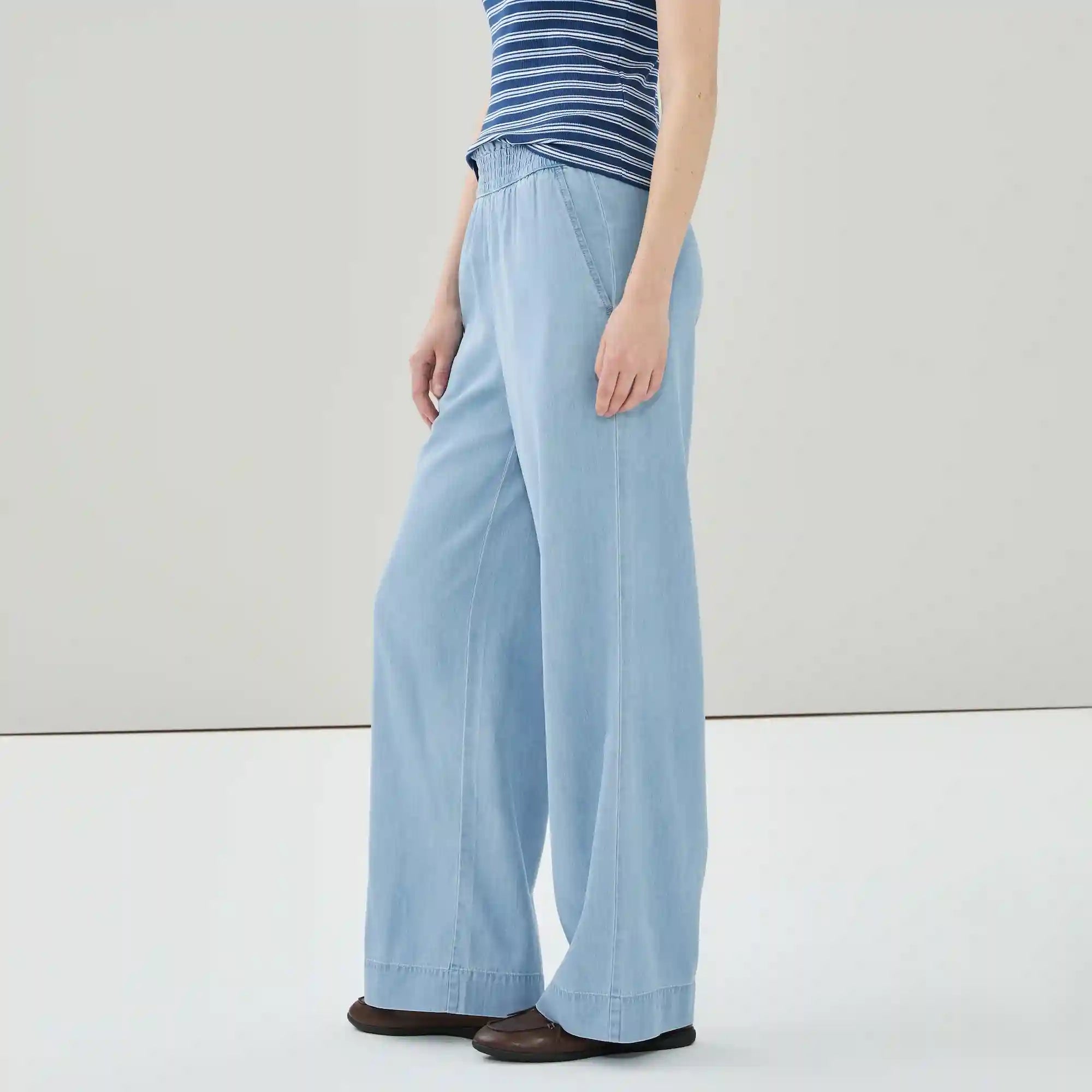 Chambray Light Wash Pull-On Pant