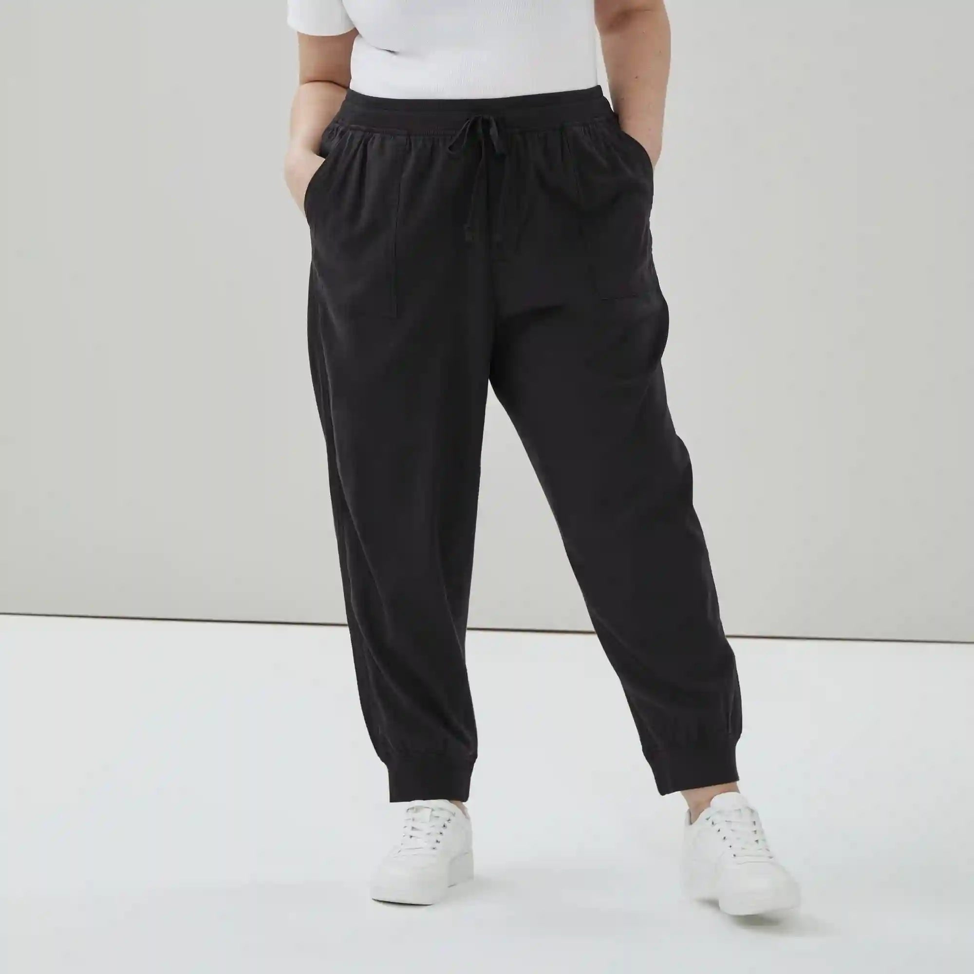 Women+ Mid Rise Jogger
