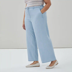 Women+ Light Wash Pull-On Pant