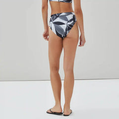 Reversible Swim Bottom