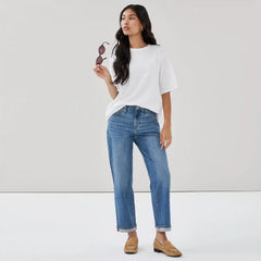 Mid Rise Relaxed Fit Jean