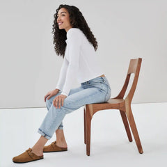 Mid Rise Relaxed Fit Jean