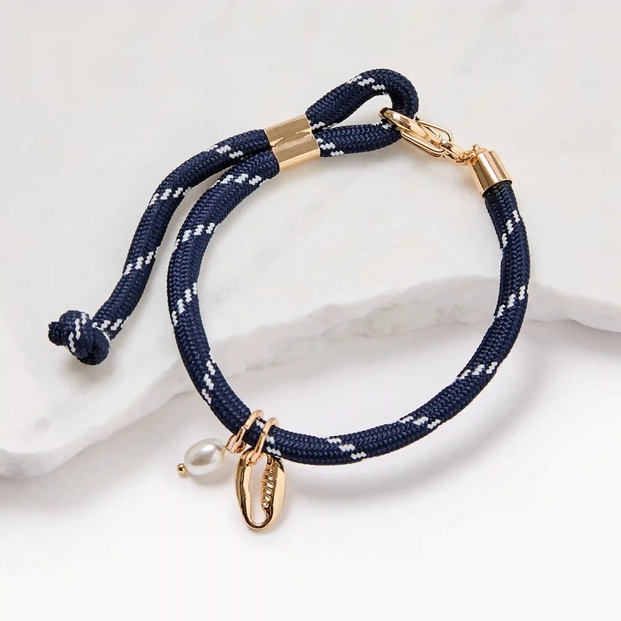 Shell Pendant Bracelet