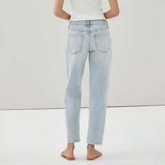 Relaxed Light Wash Jean