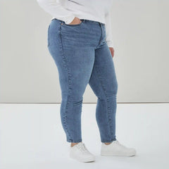 Women+ Medium Wash Classic Slim Fit Jean