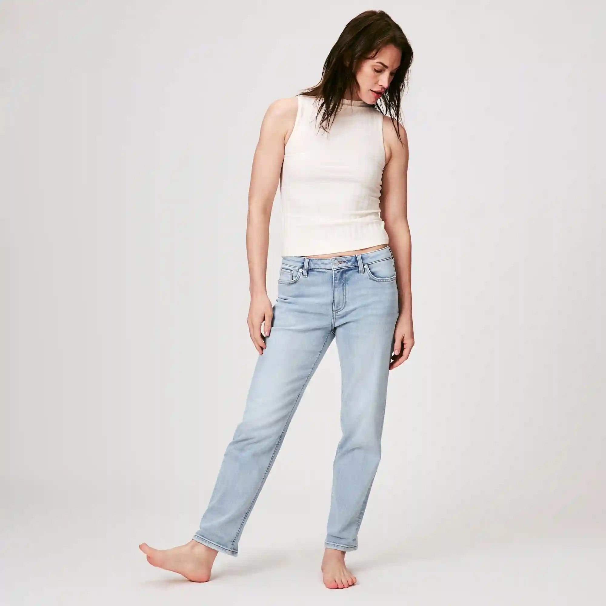 Mid Rise Relaxed Fit Jean