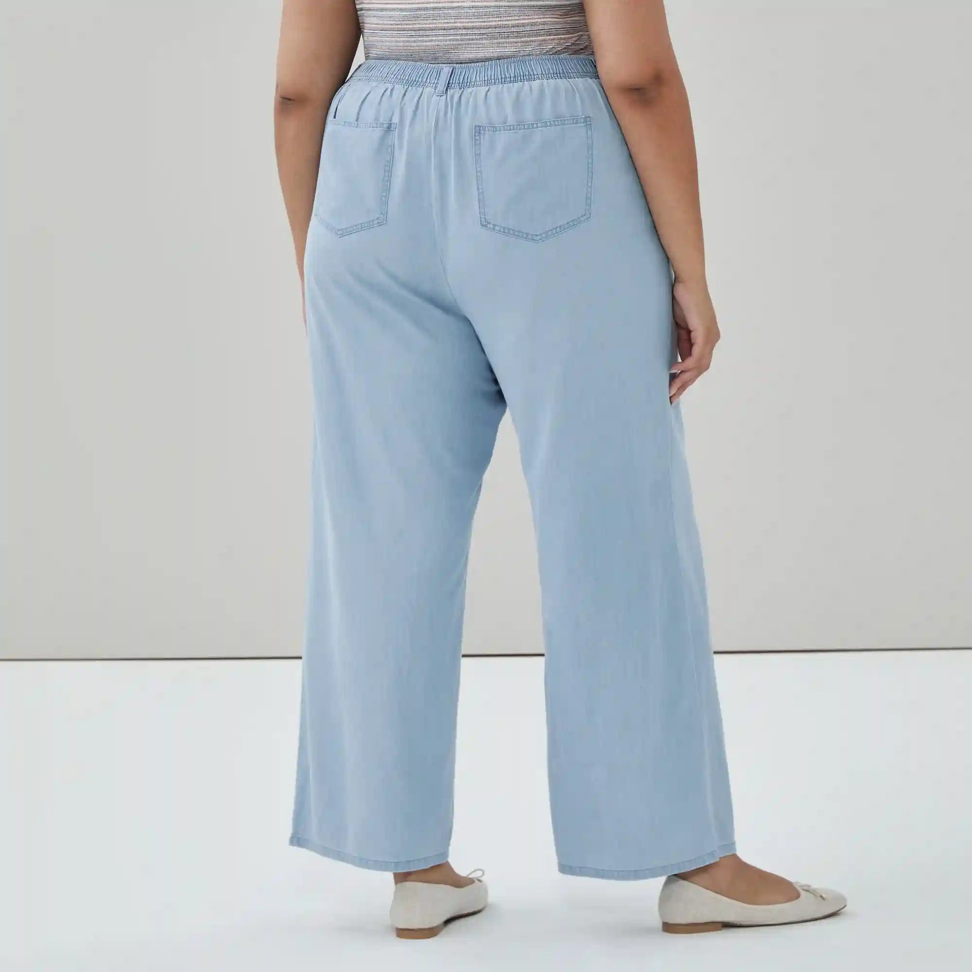 Women+ Light Wash Pull-On Pant
