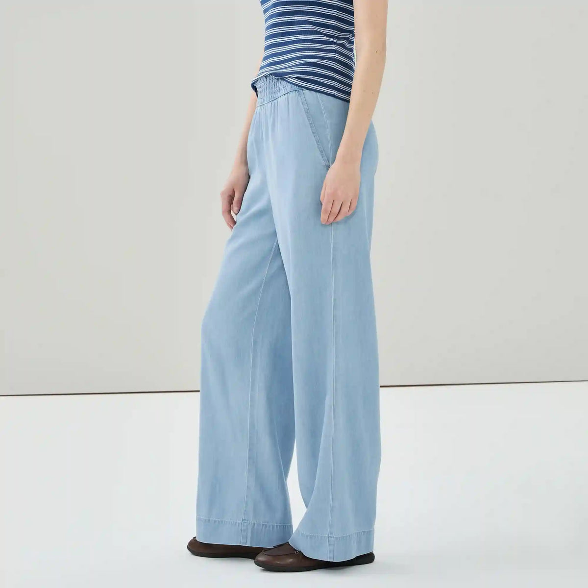 Chambray Light Wash Pull-On Pant