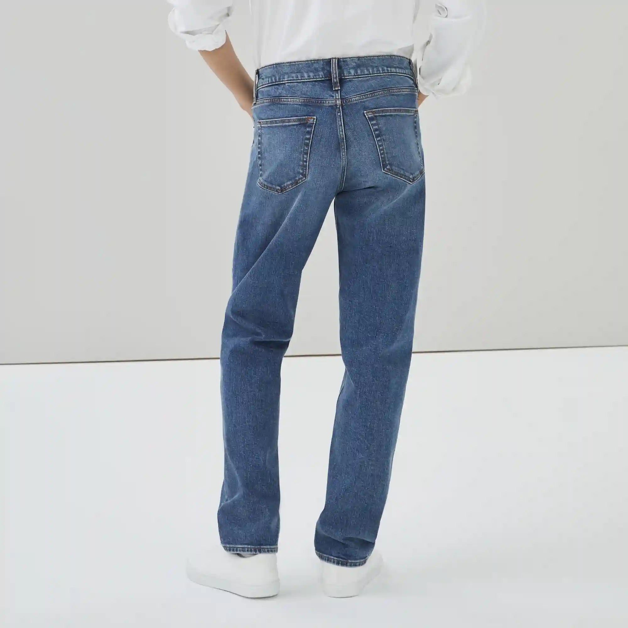 Men's Medium Wash Straight Fit Jean