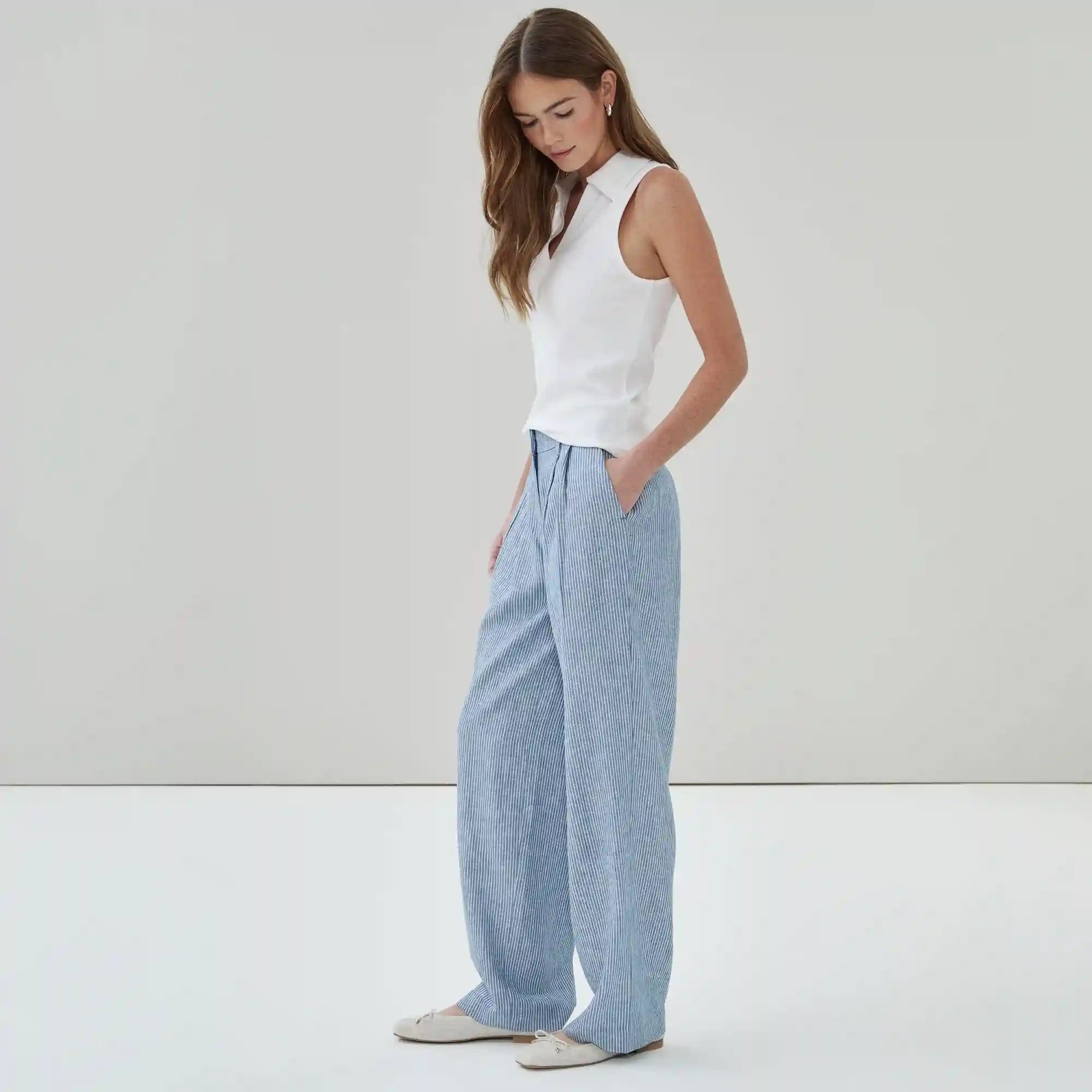 Linen Blend Pleated Trouser