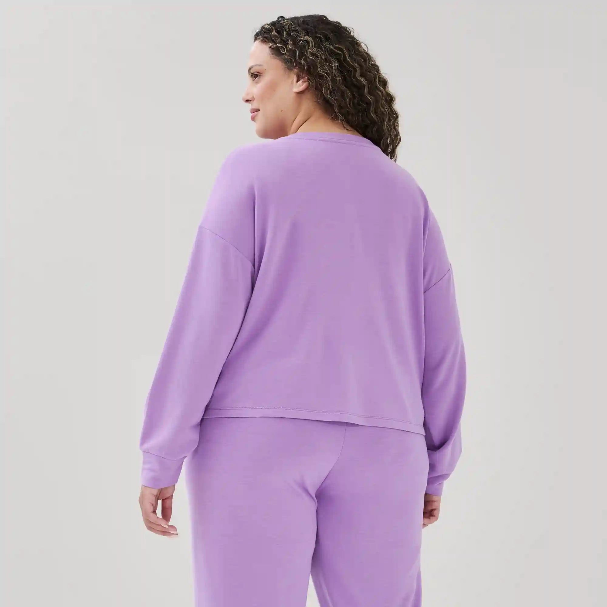 Women+ V-Neck Lounge Sweatshirt