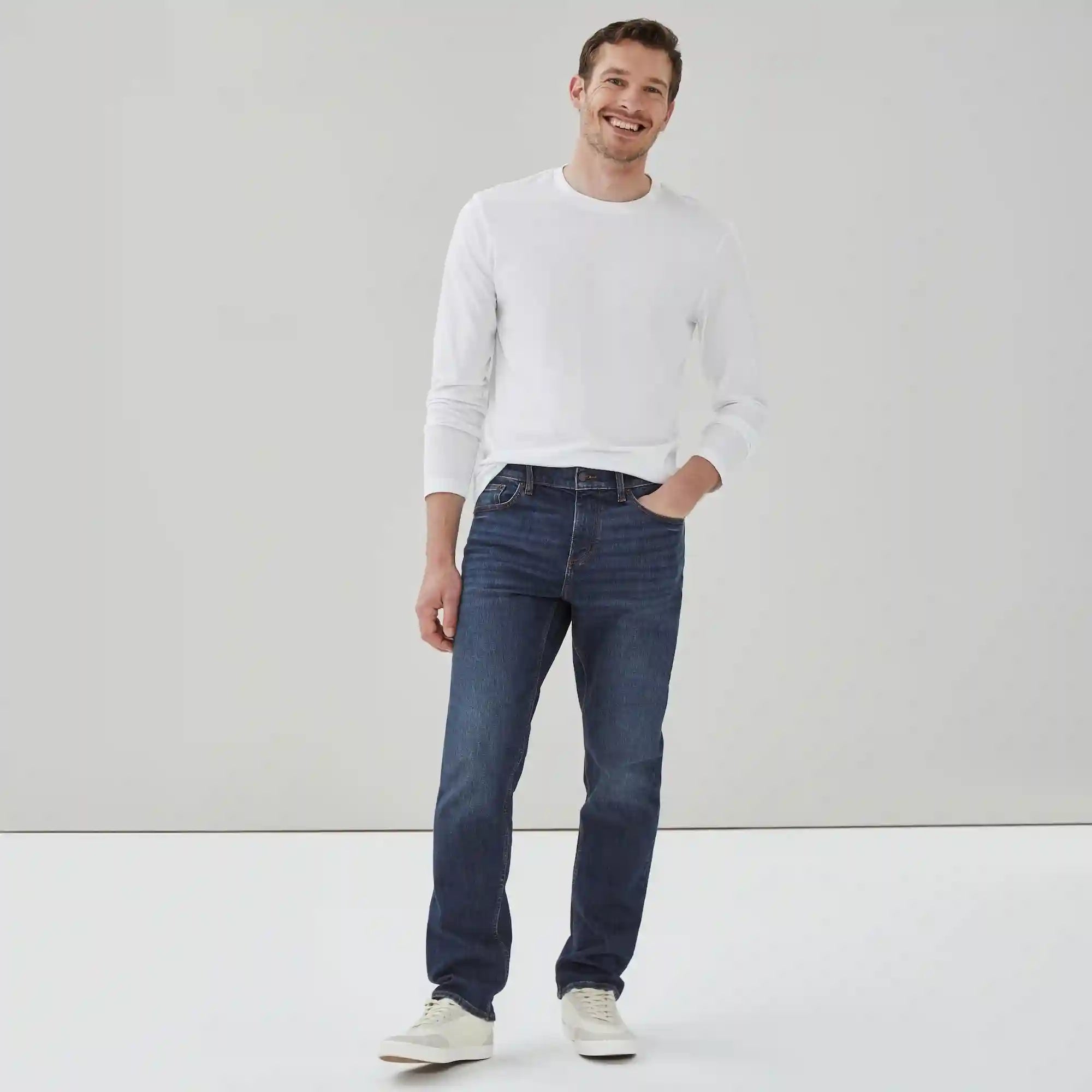 Men's Dark Wash Straight Fit Jean