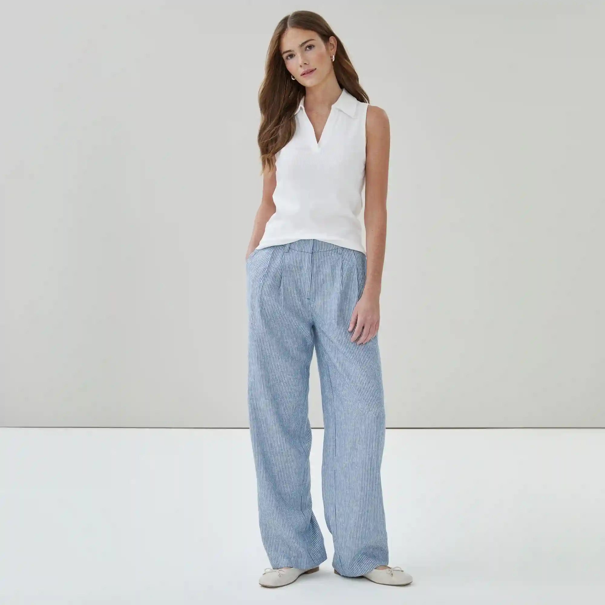 Linen Blend Pleated Trouser