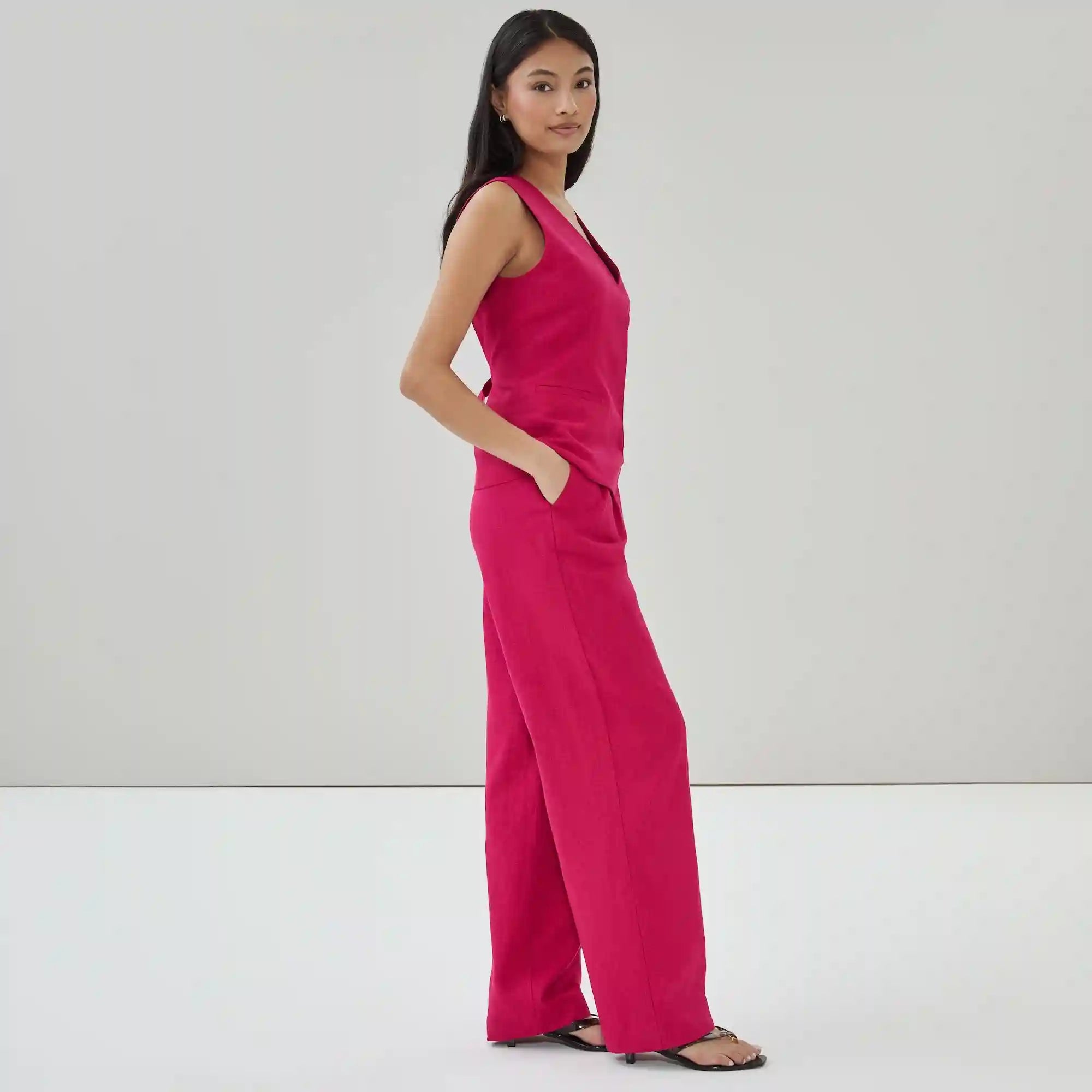 Linen Blend Pleated Trouser