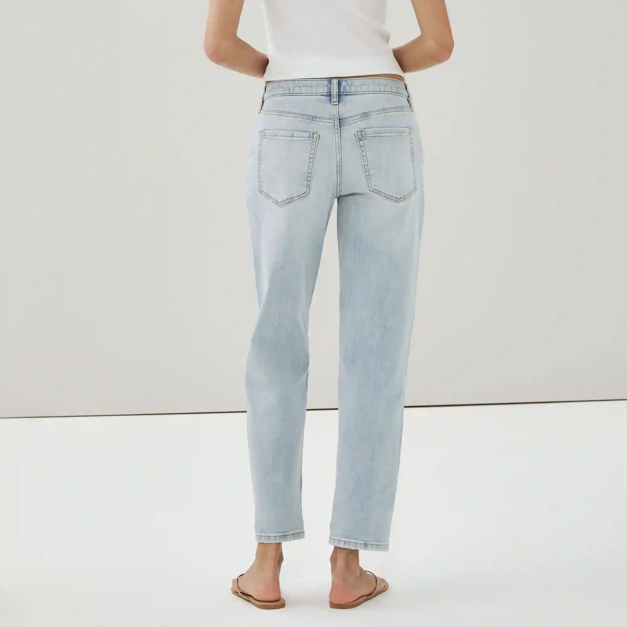 Relaxed Light Wash Jean