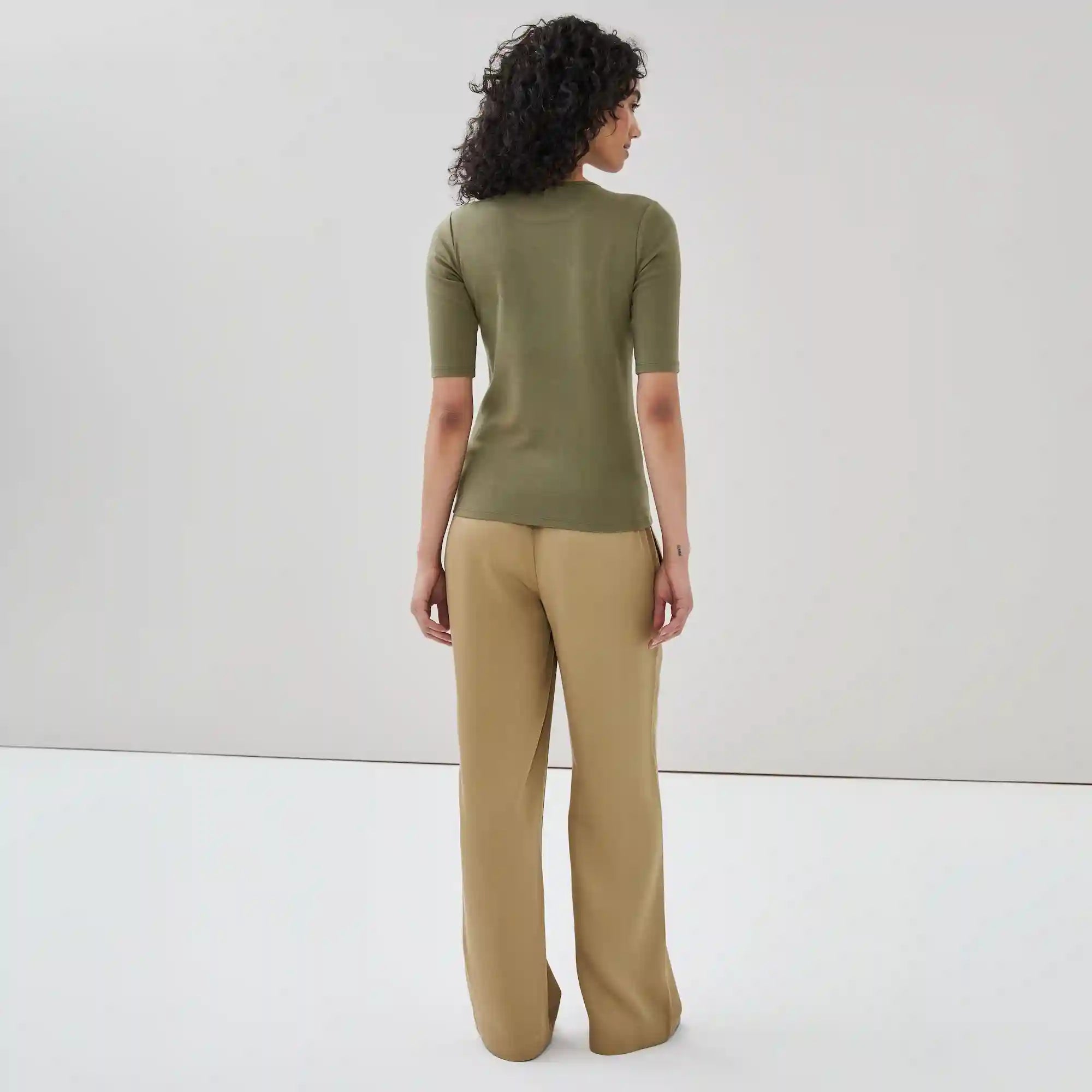 Ribbed Quarter Sleeve T-Shirt