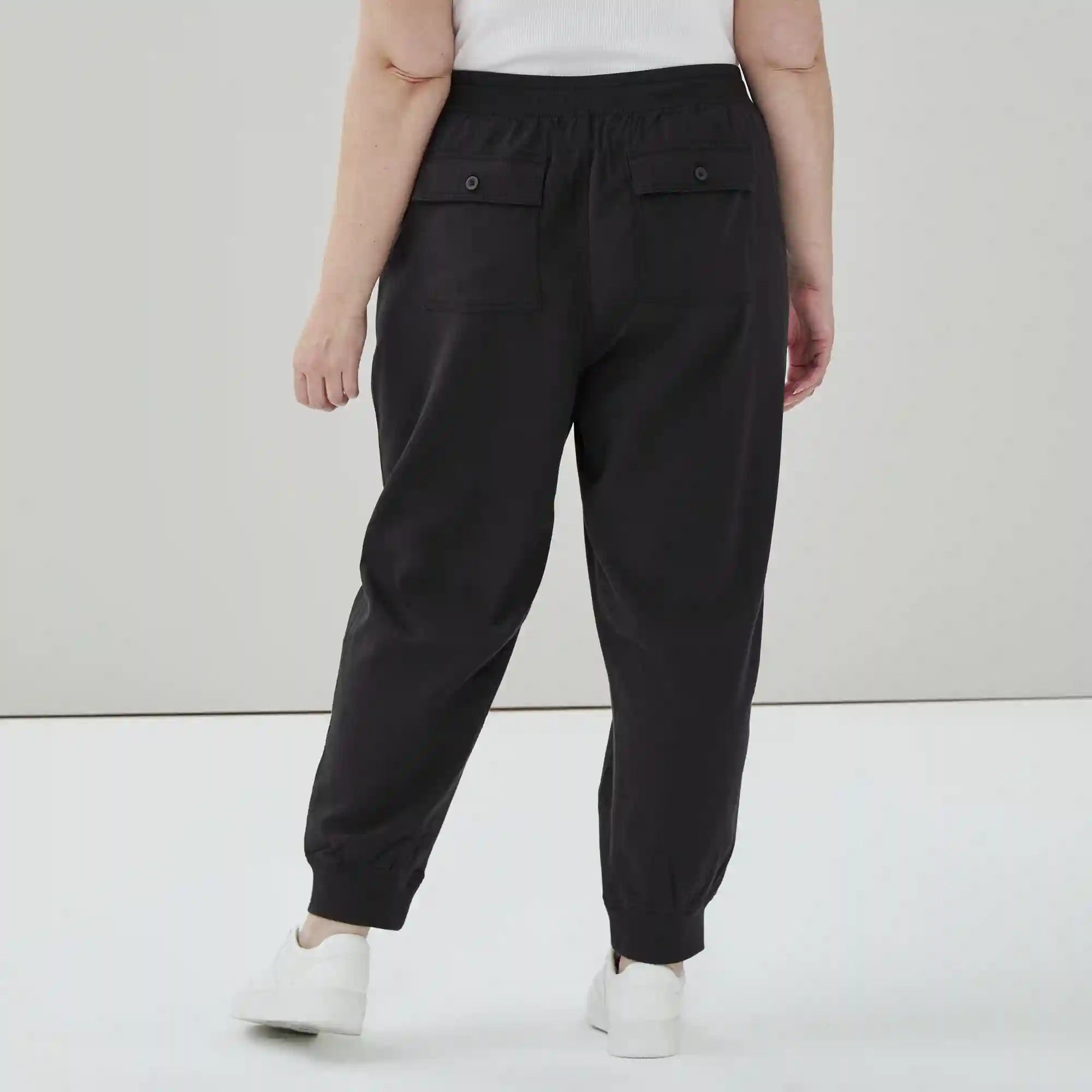 Women+ Mid Rise Jogger
