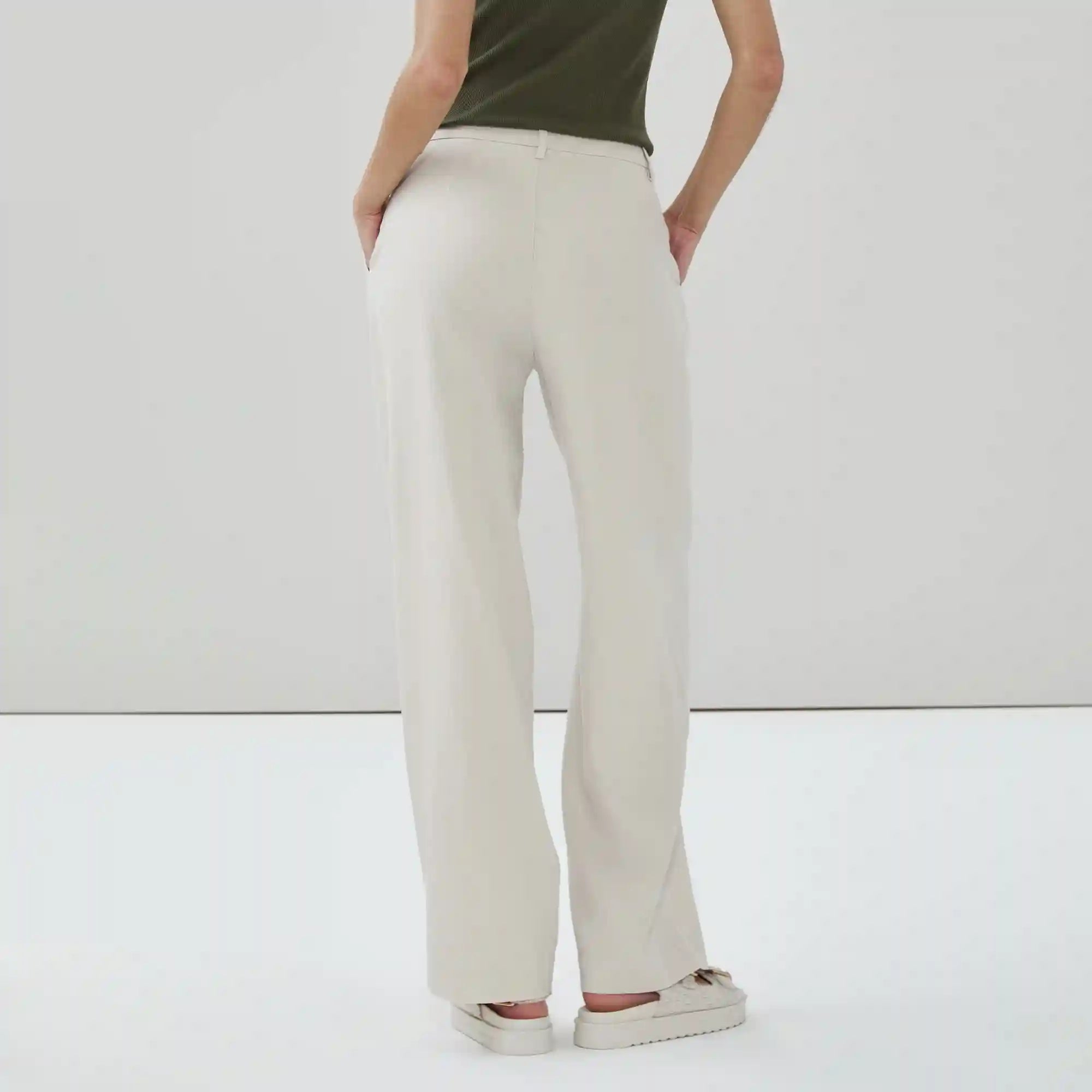 Linen Blend Pleated Trouser