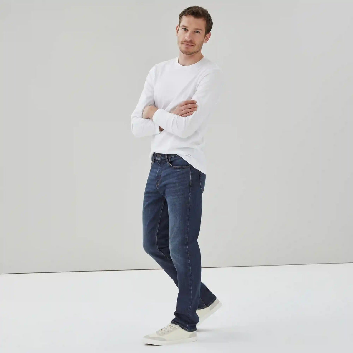 Men's Dark Wash Straight Fit Jean