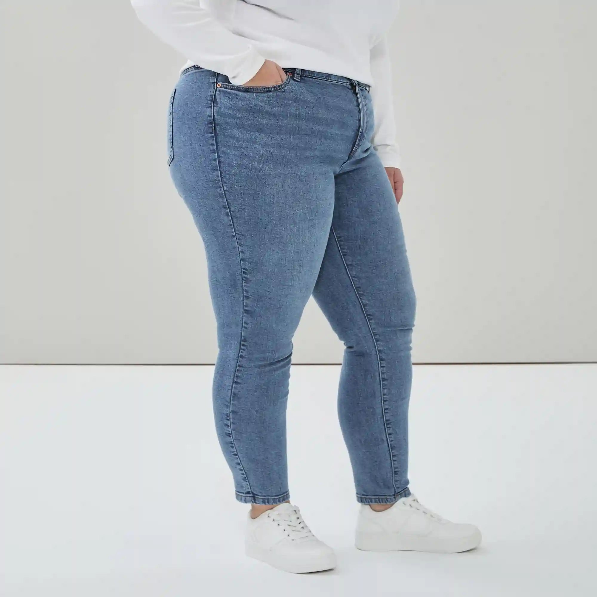 Women+ Medium Wash Classic Slim Fit Jean