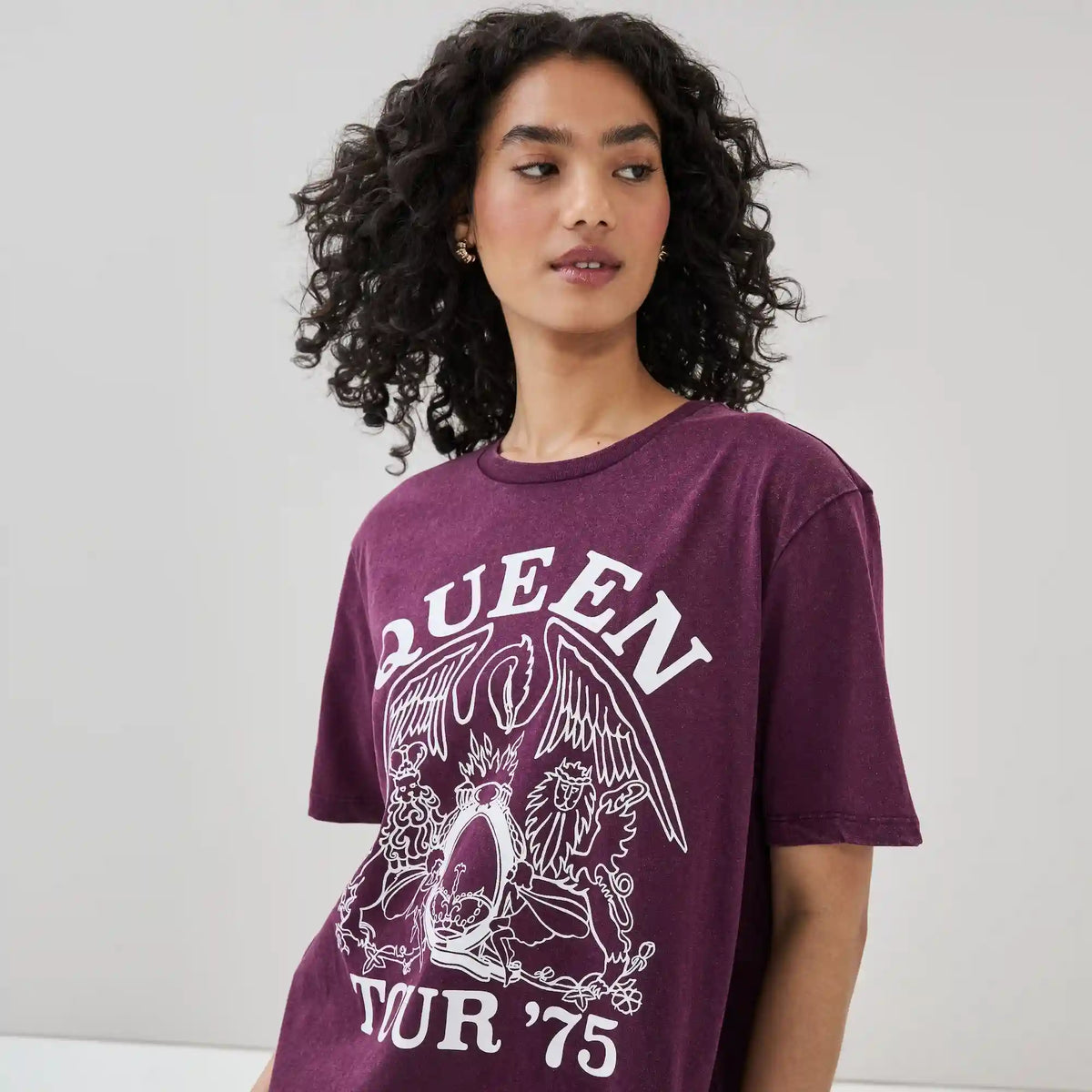 Queen Oversized T-Shirt