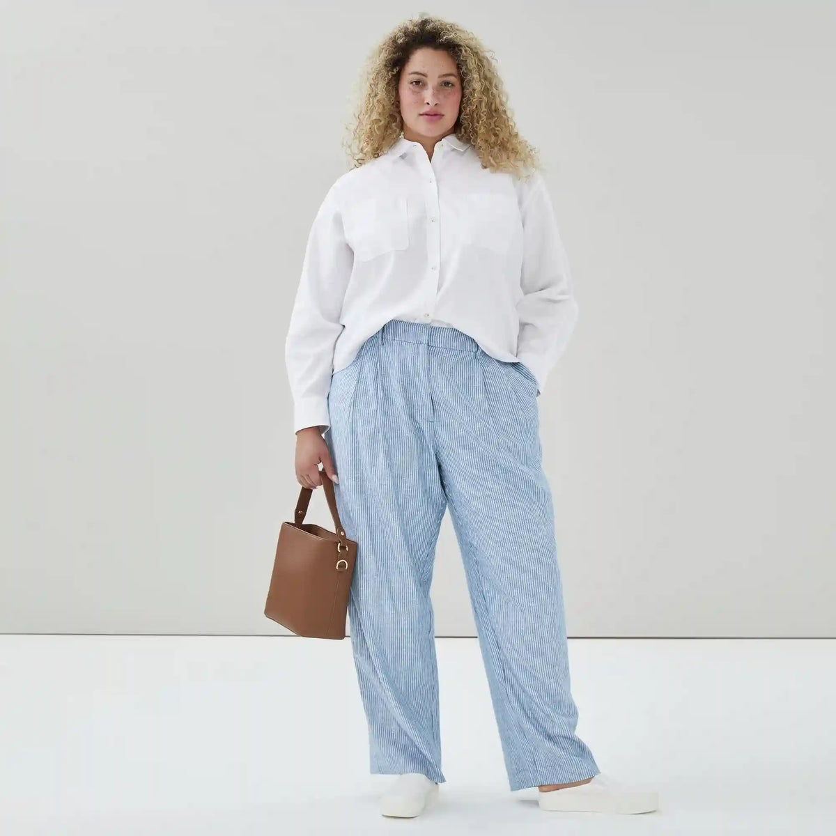 Women+ Linen Blend Pleated Trouser