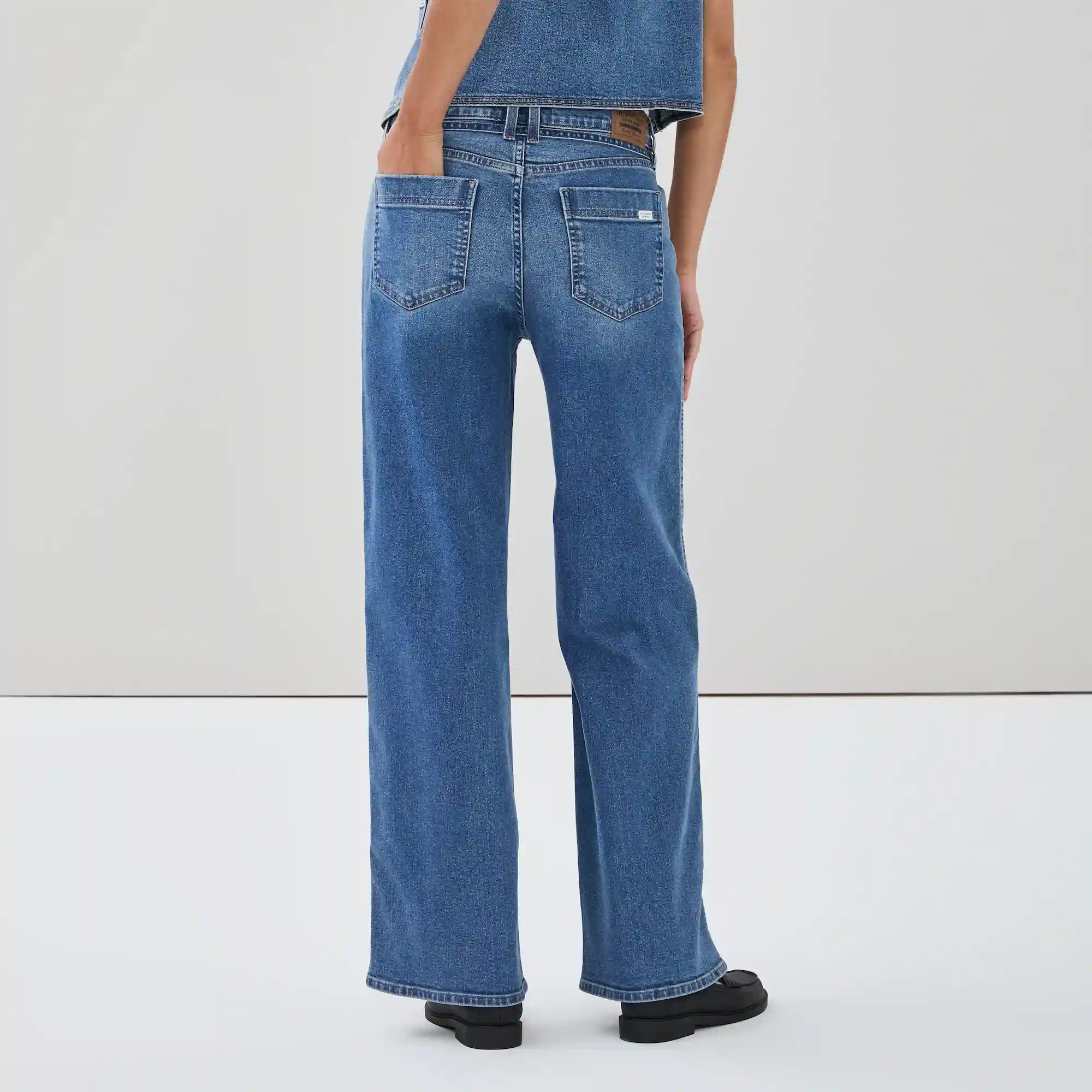 Levi Strauss Signatureâ¢ Gold Belted Jean