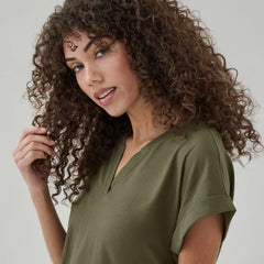 Novelti Classics Split Neck T-Shirt