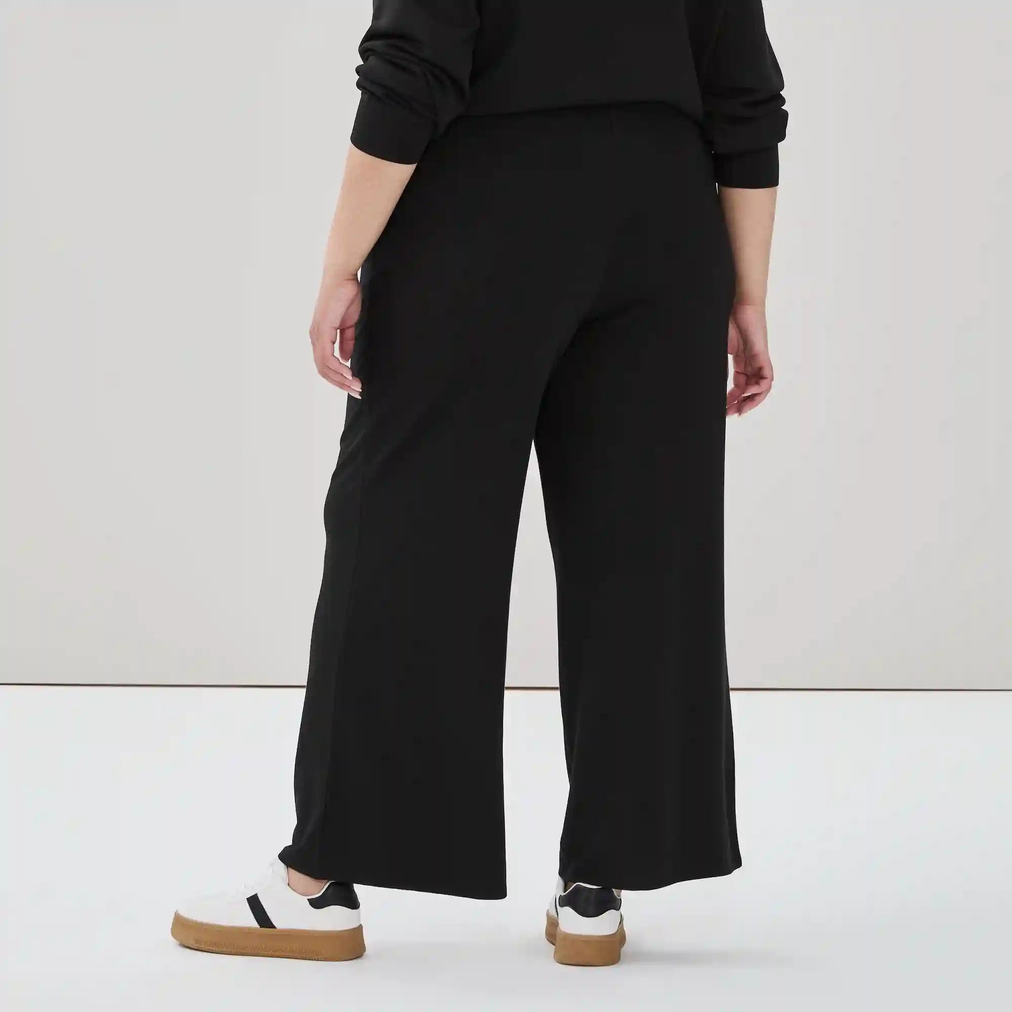 Women+ Active Straight Leg Sweatpant