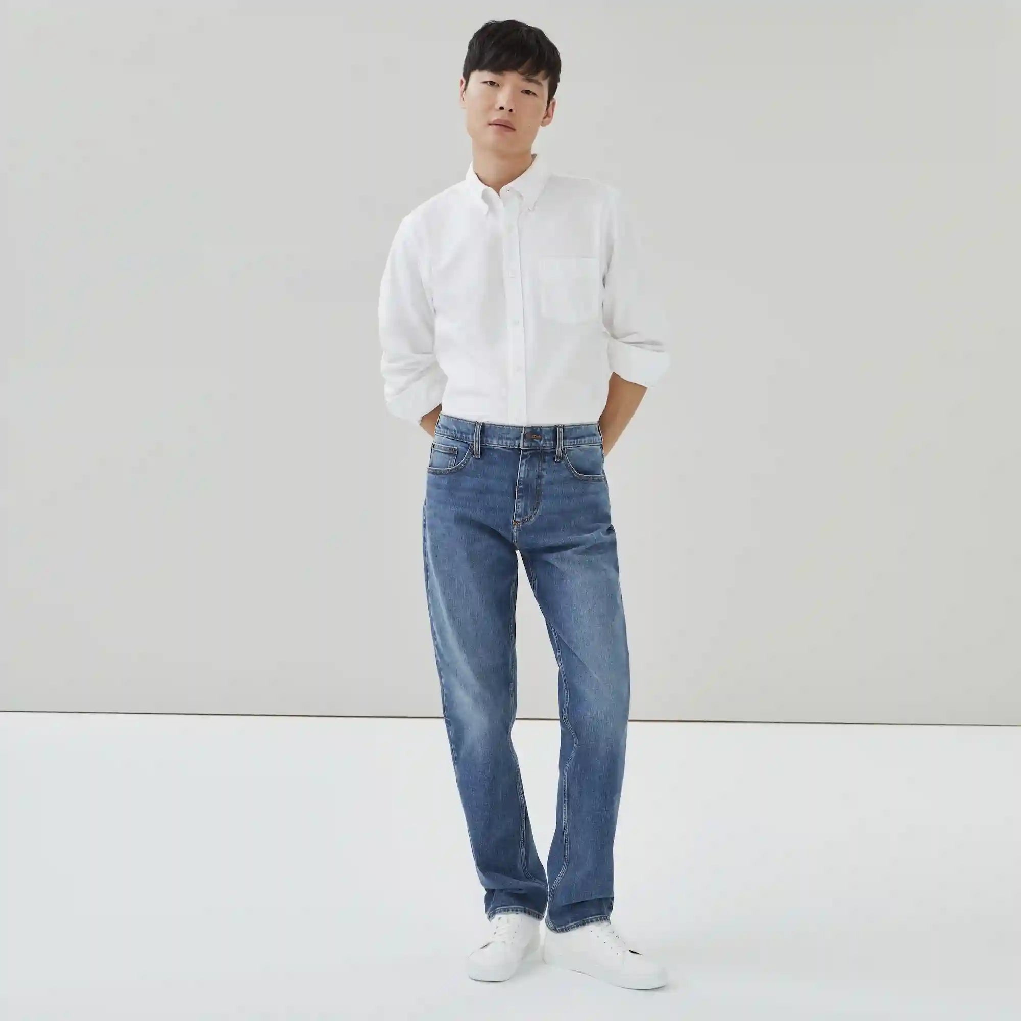 Men's Medium Wash Straight Fit Jean