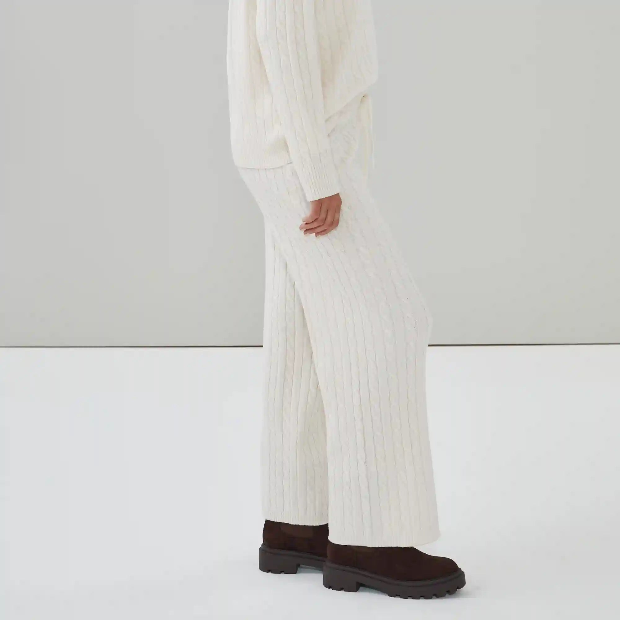 Wide Leg Sweater Pant