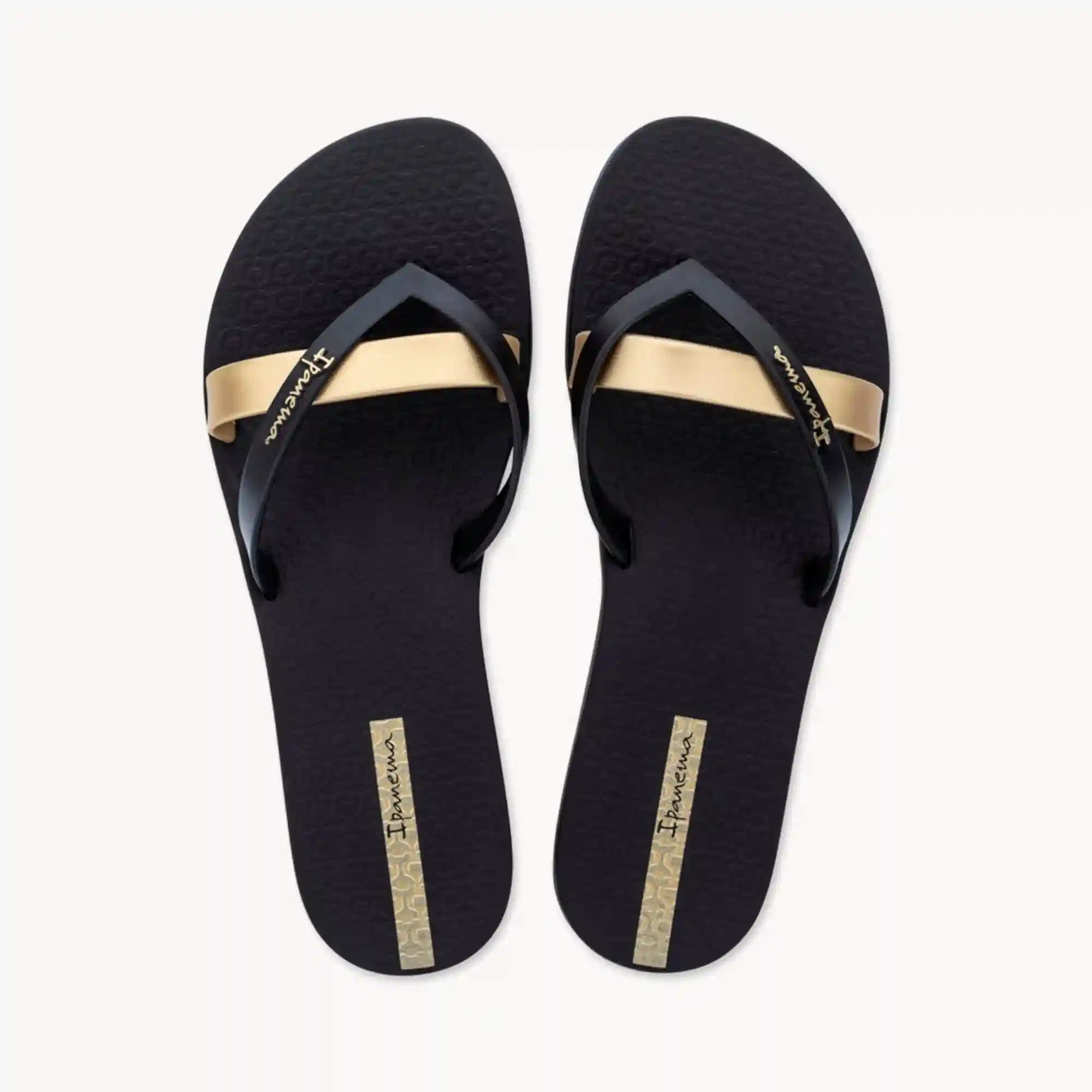 Ipanema Contrast Strap Flip Flops
