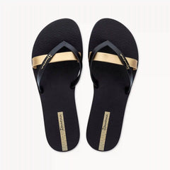 Ipanema Contrast Strap Flip Flops