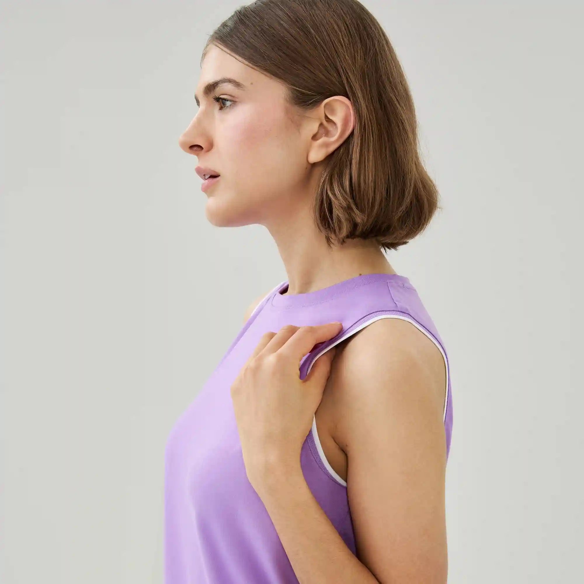 Active Moisture-Wicking Muscle Tank