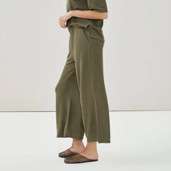 Cropped Pull-On Pant