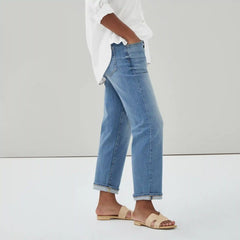 Relaxed Medium Wash Jean