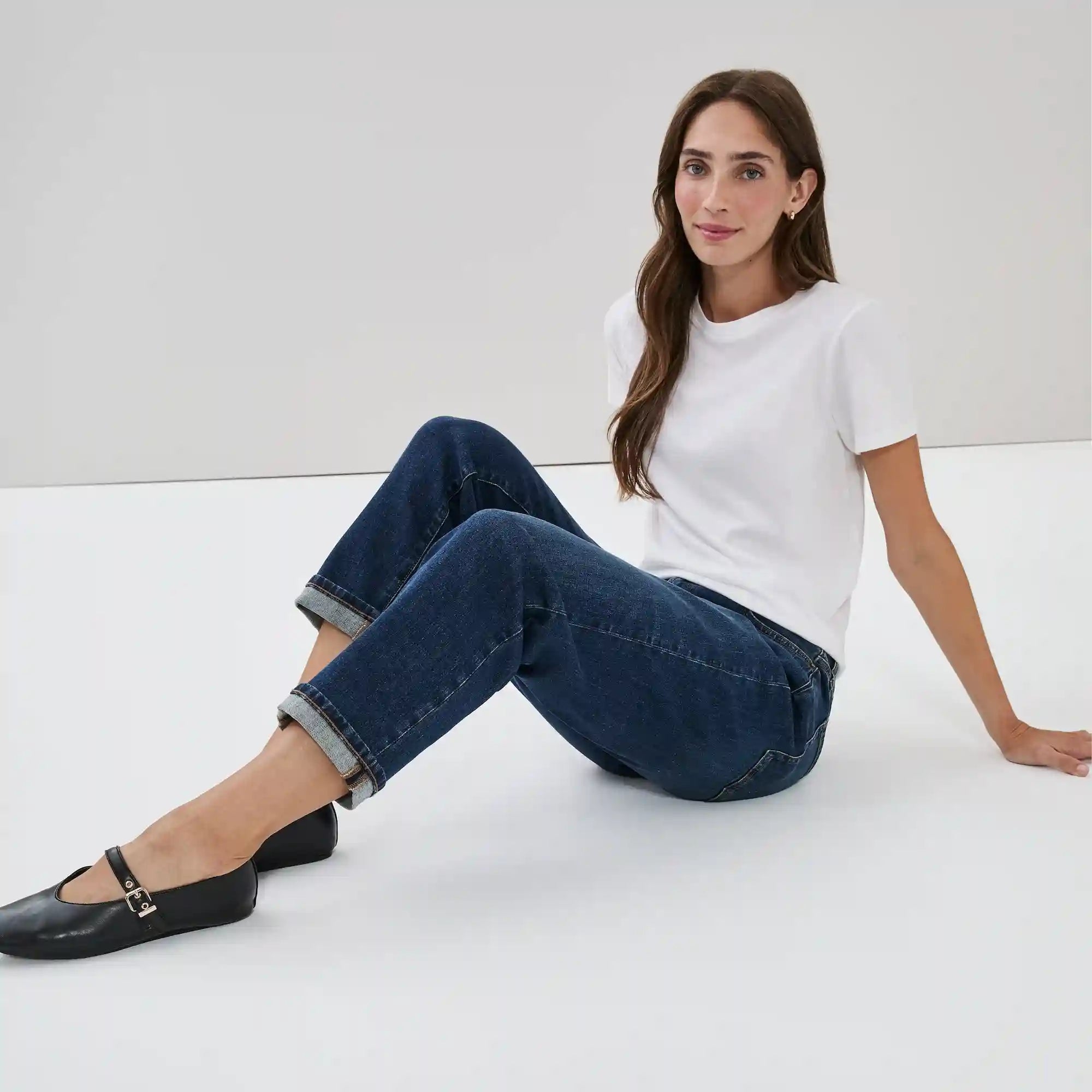 Mid Rise Relaxed Fit Jean